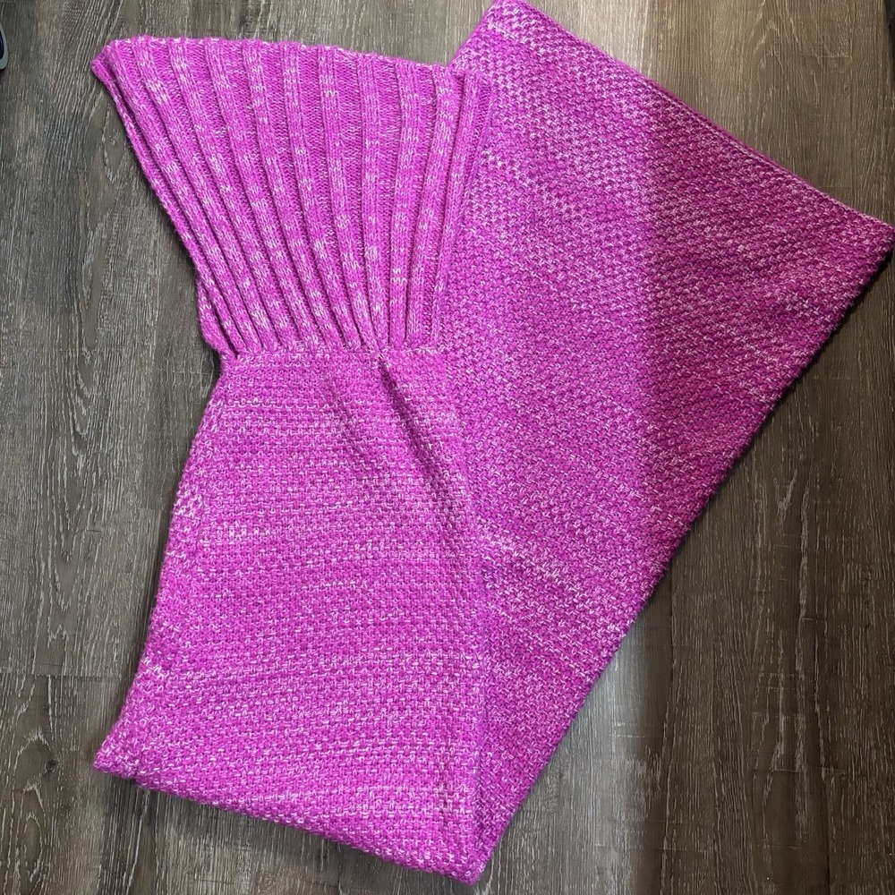 Little Mermaid Crochet Knit Tail Pink Blanket Warm But Not Hot EUC